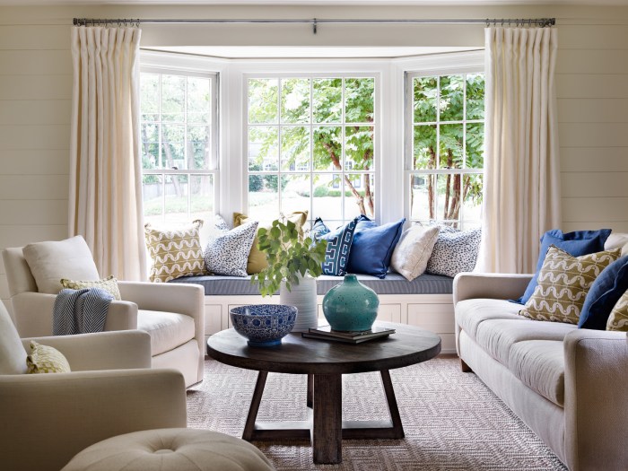 How to decorate bay window area