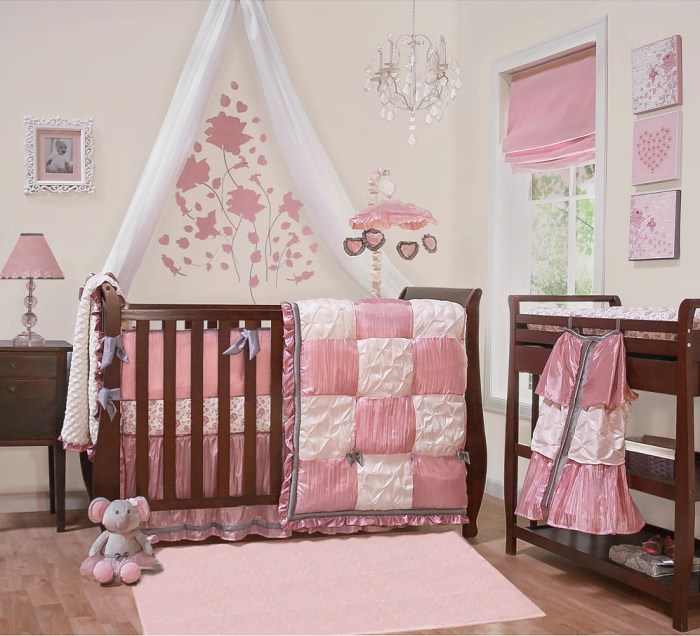 How to decorate baby room with white crib